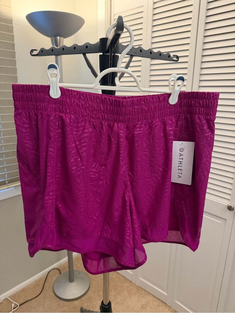 Athleta Printed Mesh Racer Run Shorts 4” Women's Magenta Running Shorts